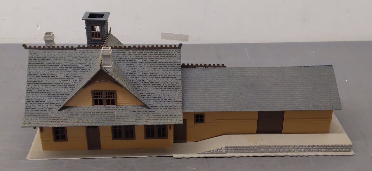 Lionel 6-2709 O Rico Station Building Kit - Assembled VG