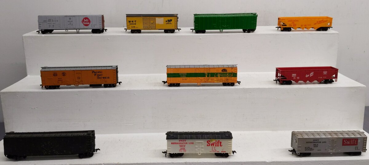 Life Like & Other Assorted HO Scale Freight Cars [10] EX