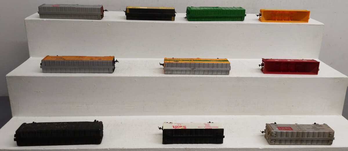 Life Like & Other Assorted HO Scale Freight Cars [10] EX