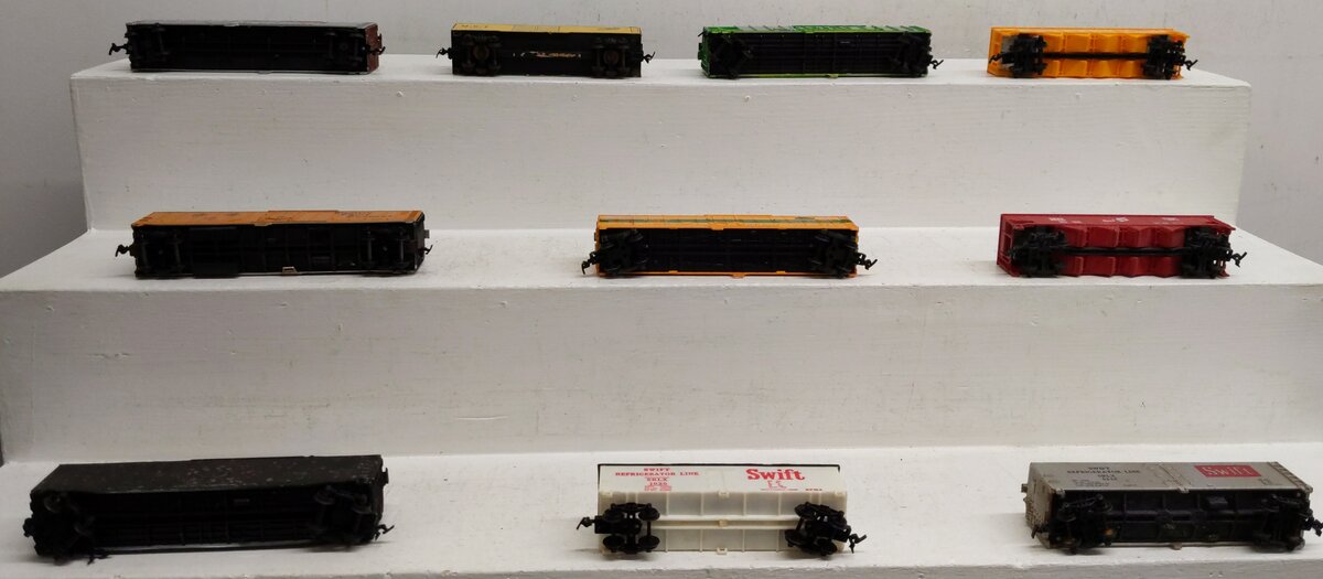 Life Like & Other Assorted HO Scale Freight Cars [10] EX