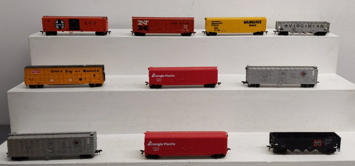 Bachmann & Other Assorted HO Scale Freight Cars [10] EX