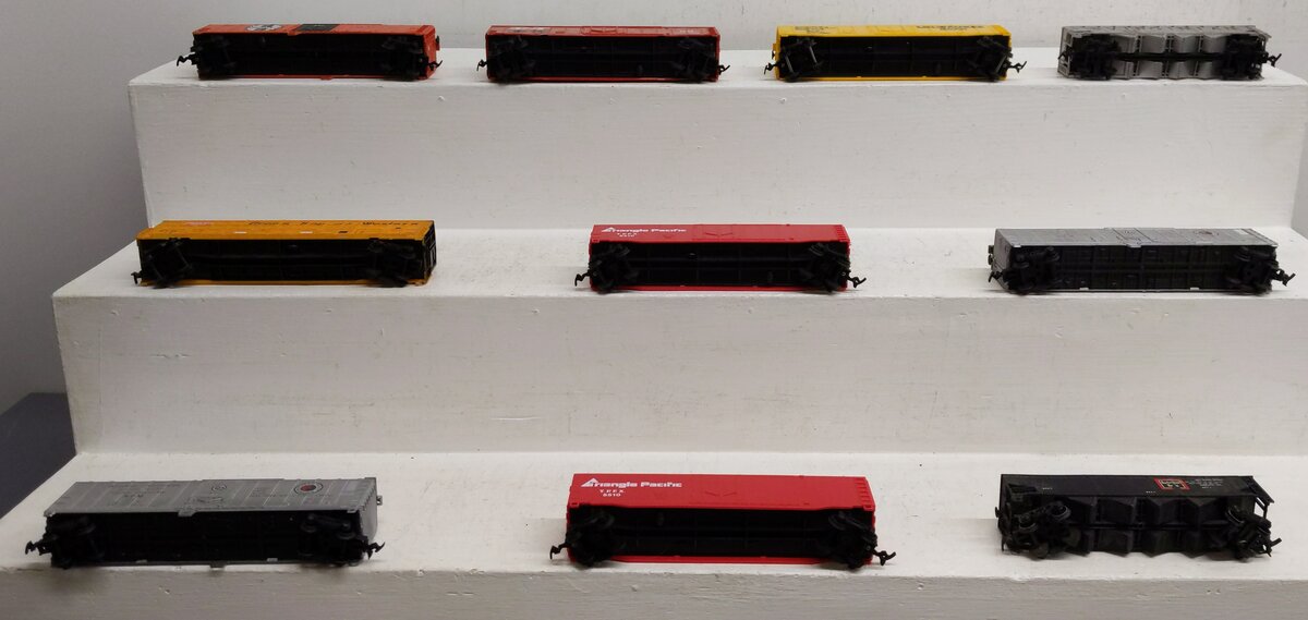 Bachmann & Other Assorted HO Scale Freight Cars [10] EX