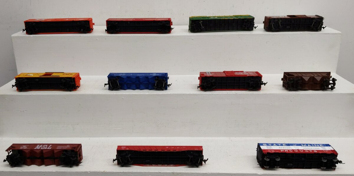 Life Like & Other Assorted HO Scale Freight Cars [11] EX
