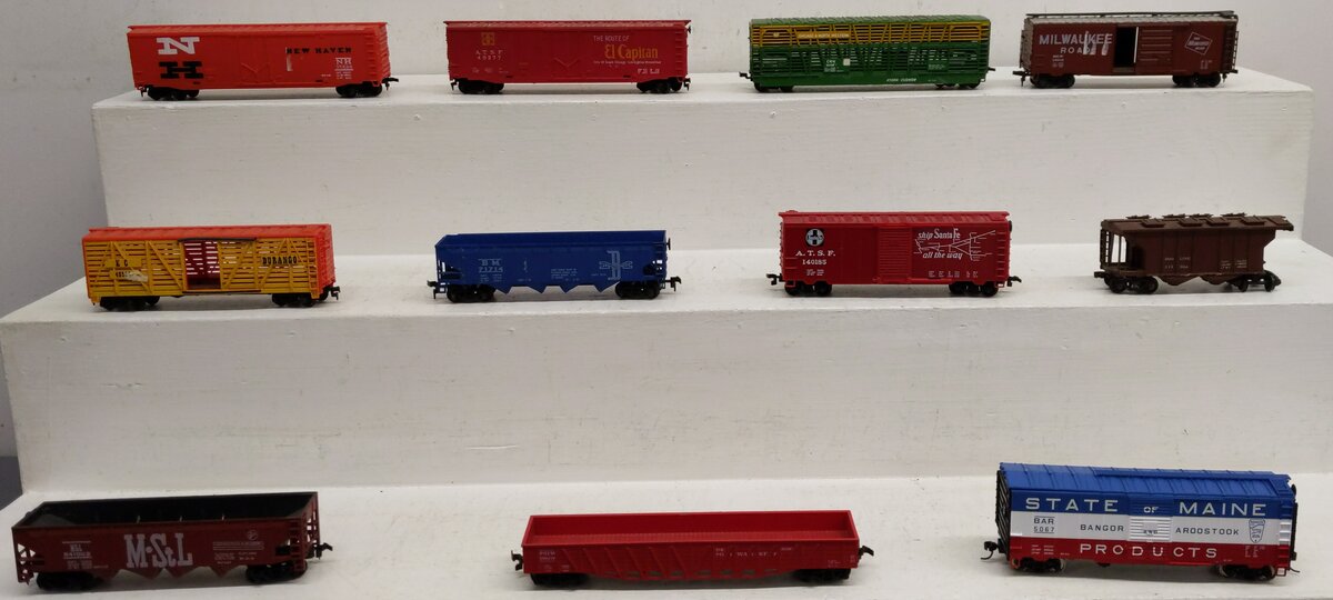Life Like & Other Assorted HO Scale Freight Cars [11] EX