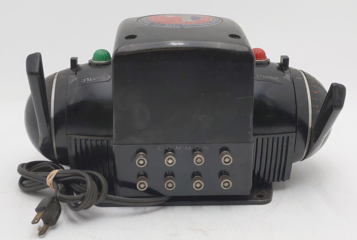 Lionel ZW 275 Watt Vintage O Gauge Train Transformer with Whistle (R Model) VG/Box