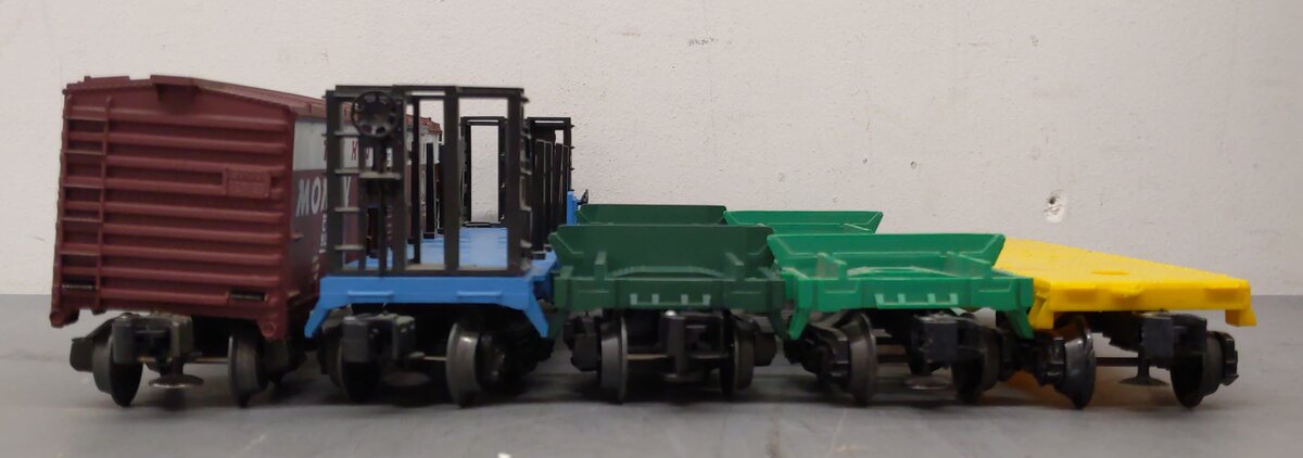 Lionel O Freight Cars: 9218, 9020, 26337, 9300, 6361 [5] EX