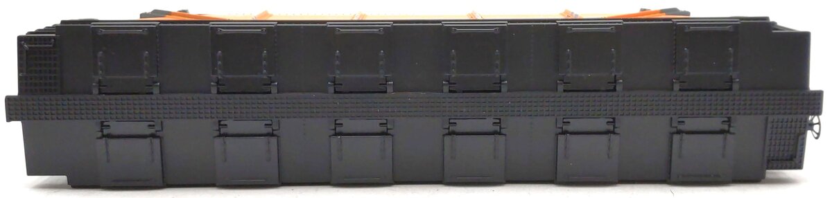 Menards 279-4570 O Gauge BNSF Covered Hopper Car #11372 LN