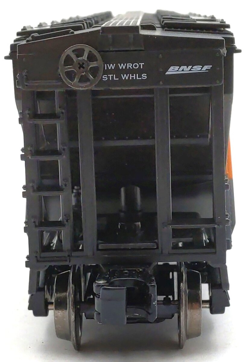 Menards 279-4570 O Gauge BNSF Covered Hopper Car #11196 LN