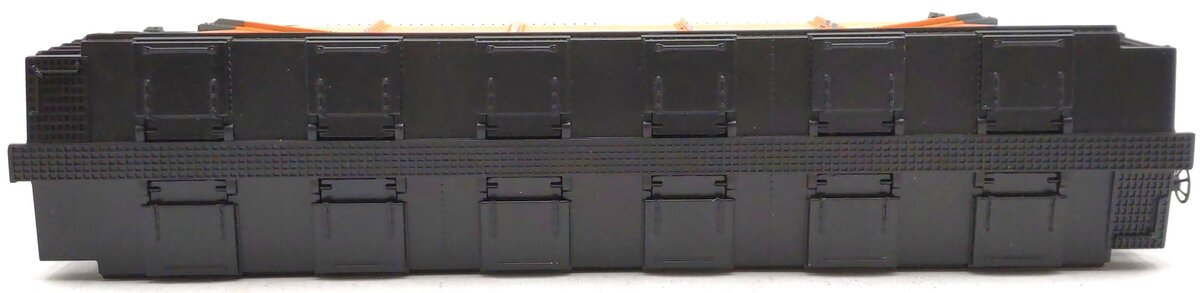 Menards 279-4570 O Gauge BNSF Covered Hopper Car #11196 LN