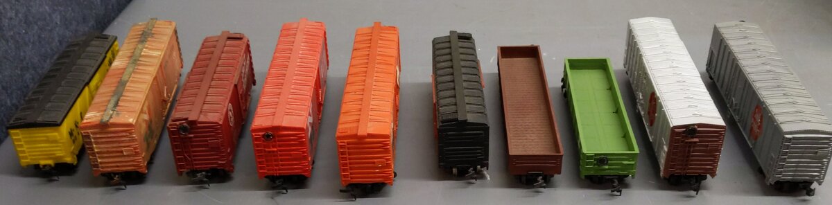 Life Like & Other Assorted HO Scale Freight Cars [10] EX