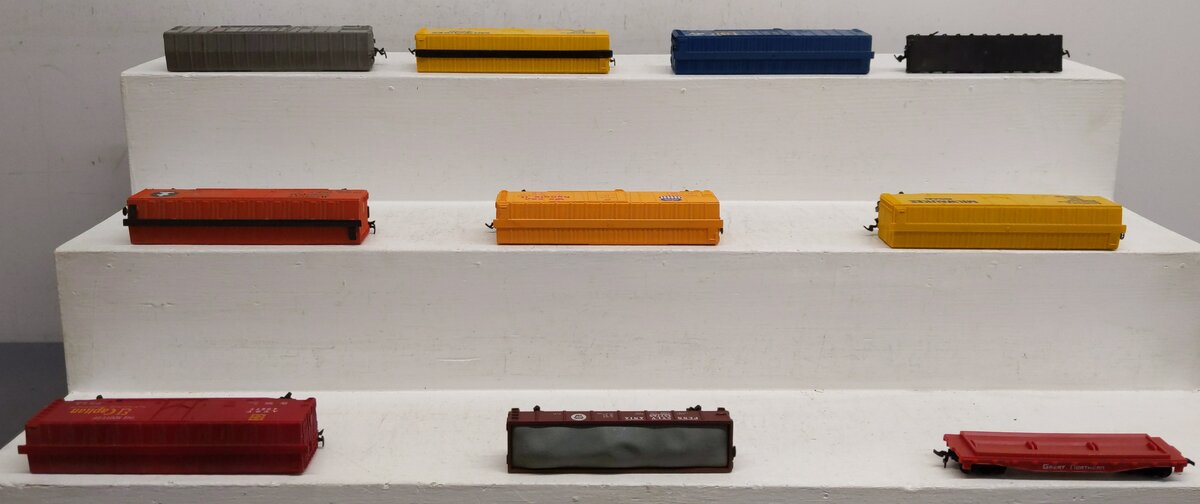Bachmann & Other Assorted HO Scale Freight Cars [10] VG