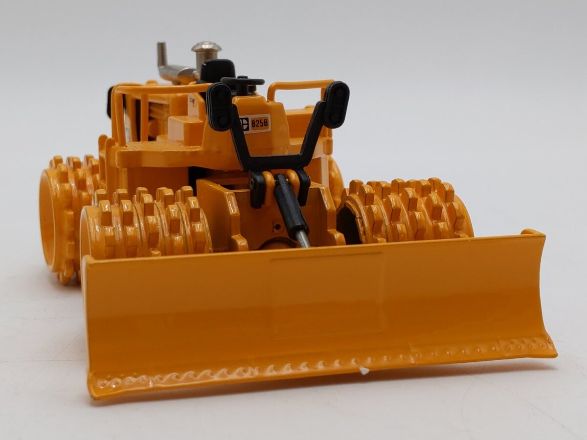 Joal 218 1:50 Die Cast Caterpillar 825 B Compactor LN/Box