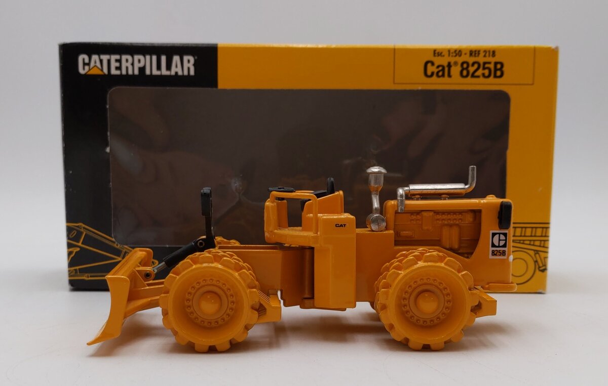 Joal 218 1:50 Die Cast Caterpillar 825 B Compactor LN/Box