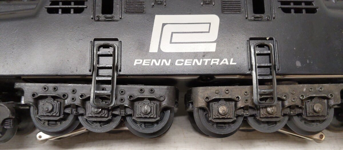 Lionel 6-8850 O Gauge Penn Central GG-1 Electric Locomotive #8850 VG/Box