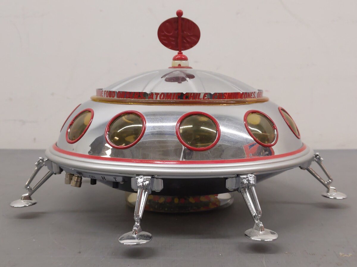 Lionel 6-32961 O Gauge Route 66 UFO Café LN/Box