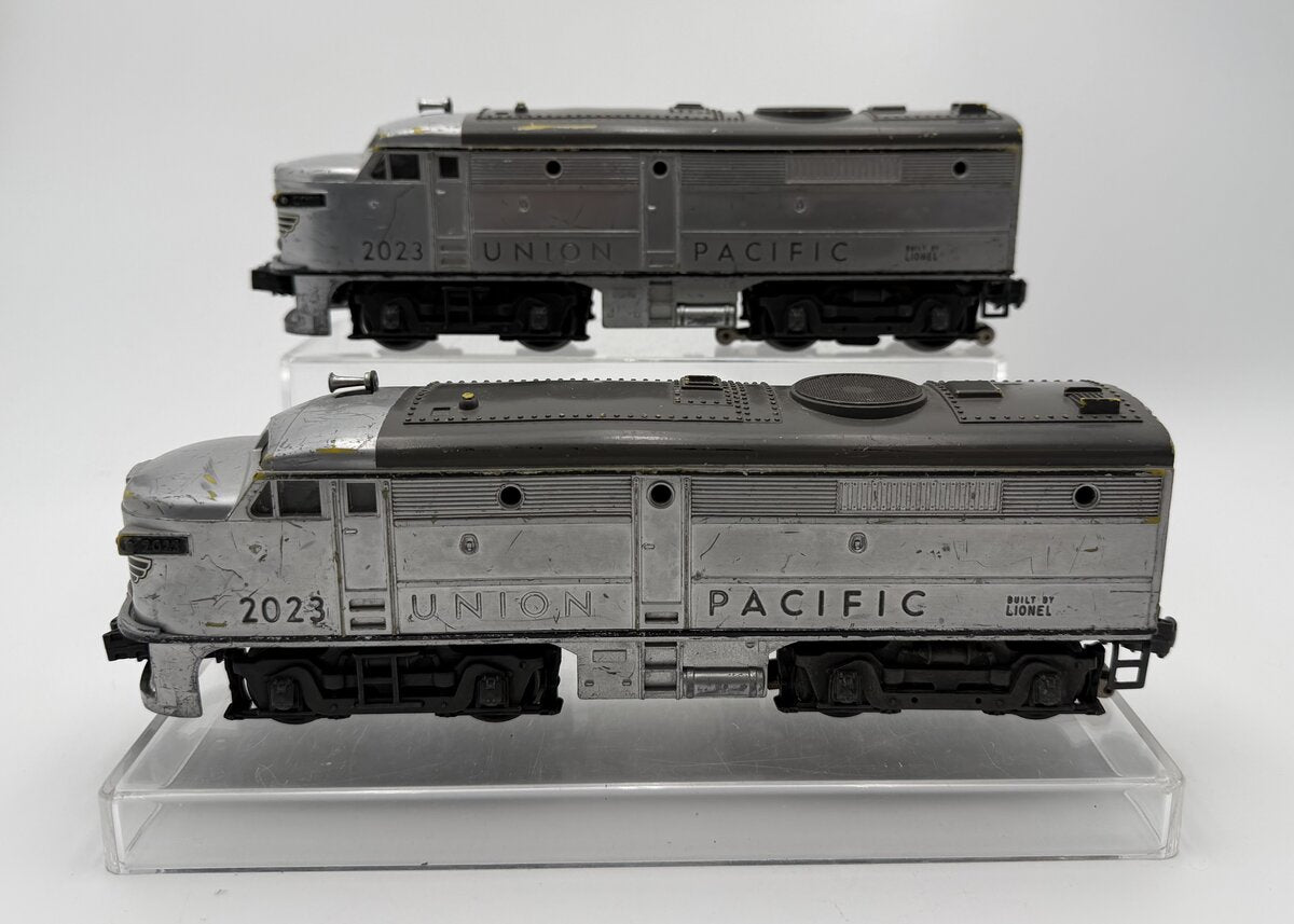 Lionel 2023 Vintage O Union Pacific Alco AA Diesel Locomotives - Silver & Gray VG