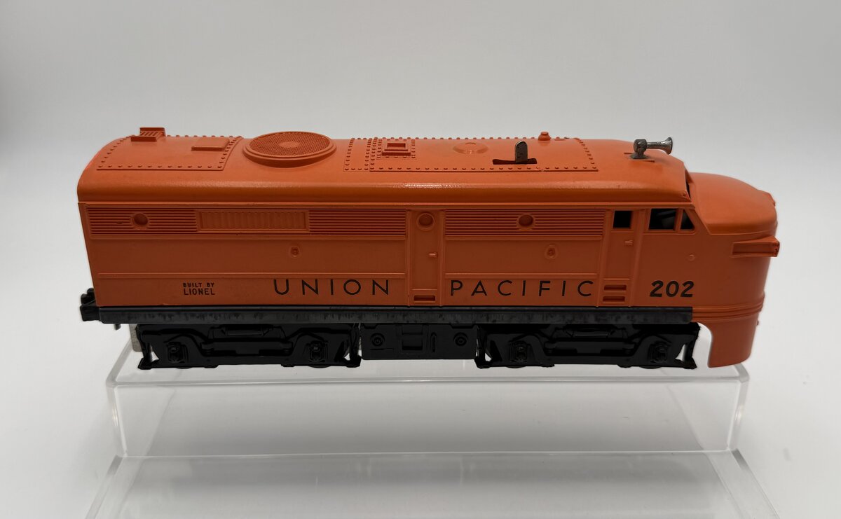 Lionel 202 Vintage O Union Pacific Alco A Powered Diesel Locomotive VG