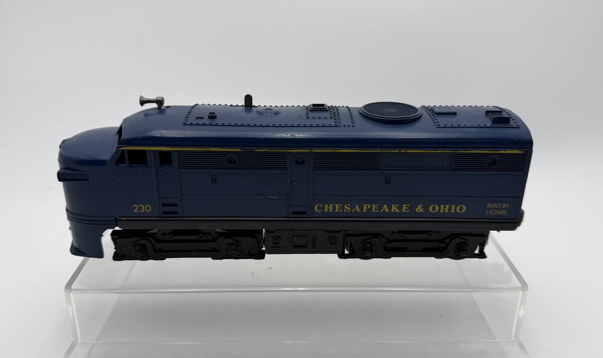 Lionel 230 Vintage O Chesapeake and Ohio Alco A Powered Diesel Locomotive VG