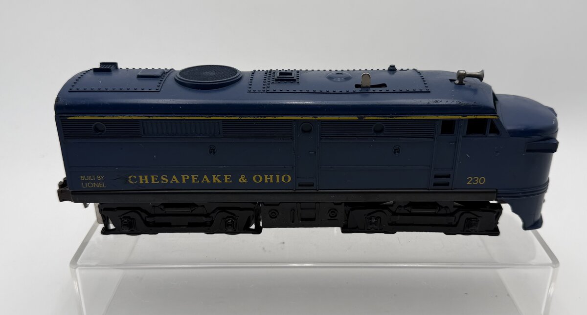 Lionel 230 Vintage O Chesapeake and Ohio Alco A Powered Diesel Locomotive VG
