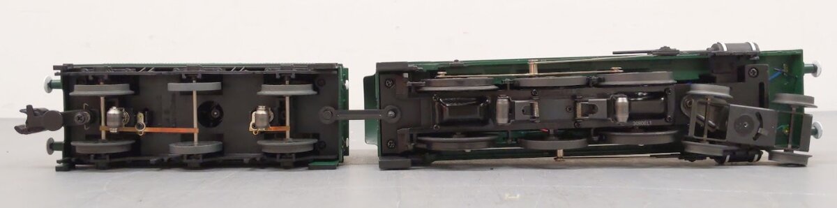 Lionel 6-38691 SANTA FLYER II 4-6-0 Steam Locomotive #2 LN/Box