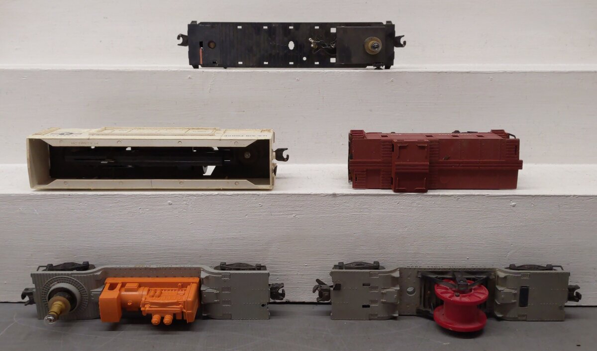 Lionel Vintage O Freight Cars: 3520, 3650, 3665, 6017 [5] VG