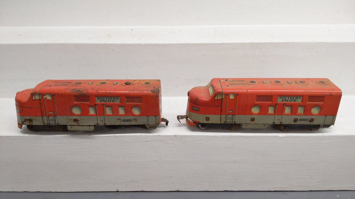 Marx 6000 Vintage O Southern Pacific Tinplate AA Diesel Locomotives VG