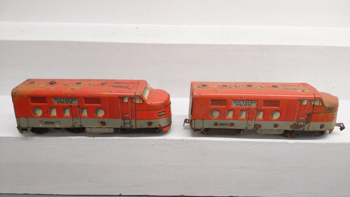Marx 6000 Vintage O Southern Pacific Tinplate AA Diesel Locomotives VG