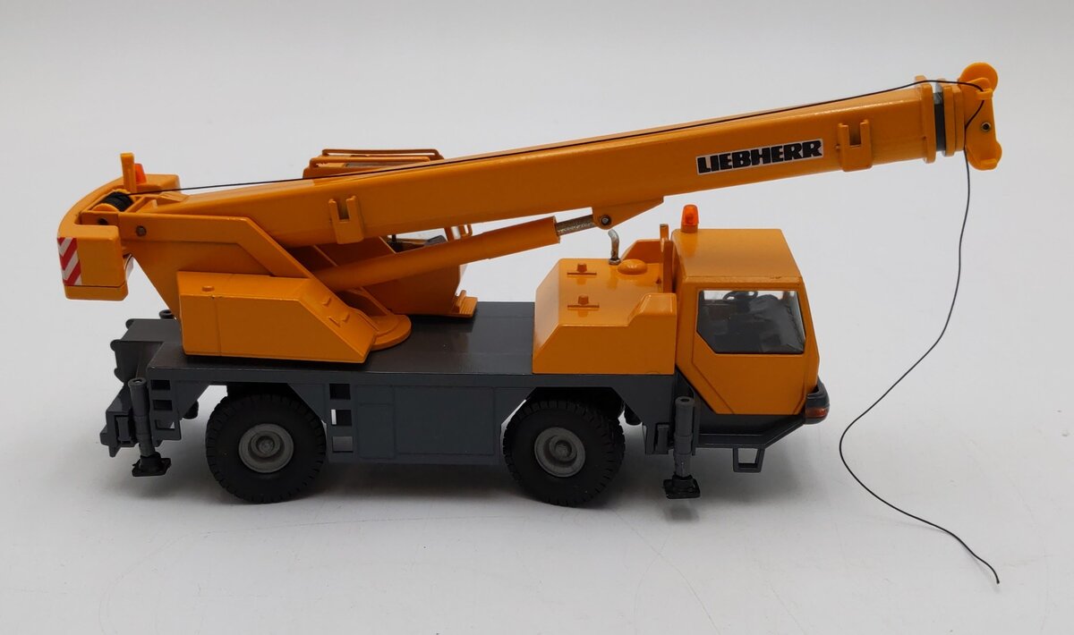 Conrad 2088 1:50 Scale Liebherr LTM 1030/2 Mobile Crane VG/Box