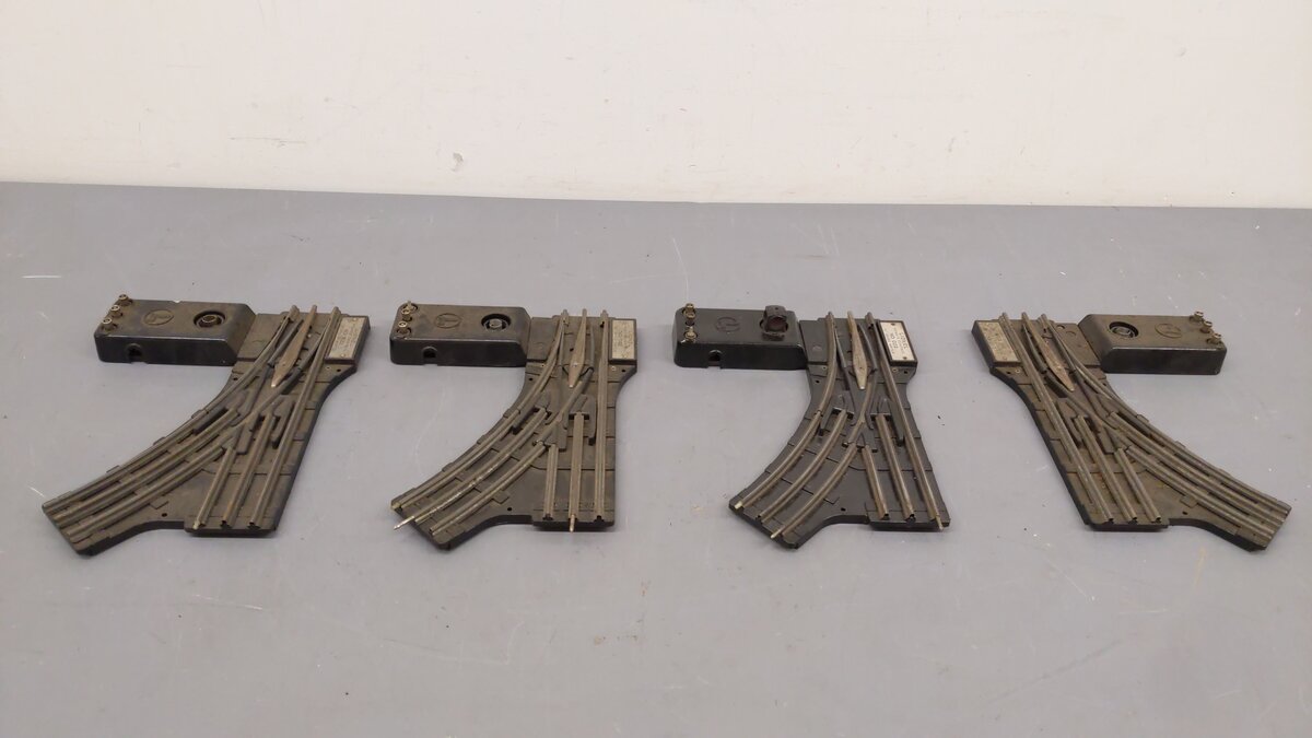 Lionel 022 O Gauge Left-Hand & Right-Hand Electric Remote Switches [4] VG