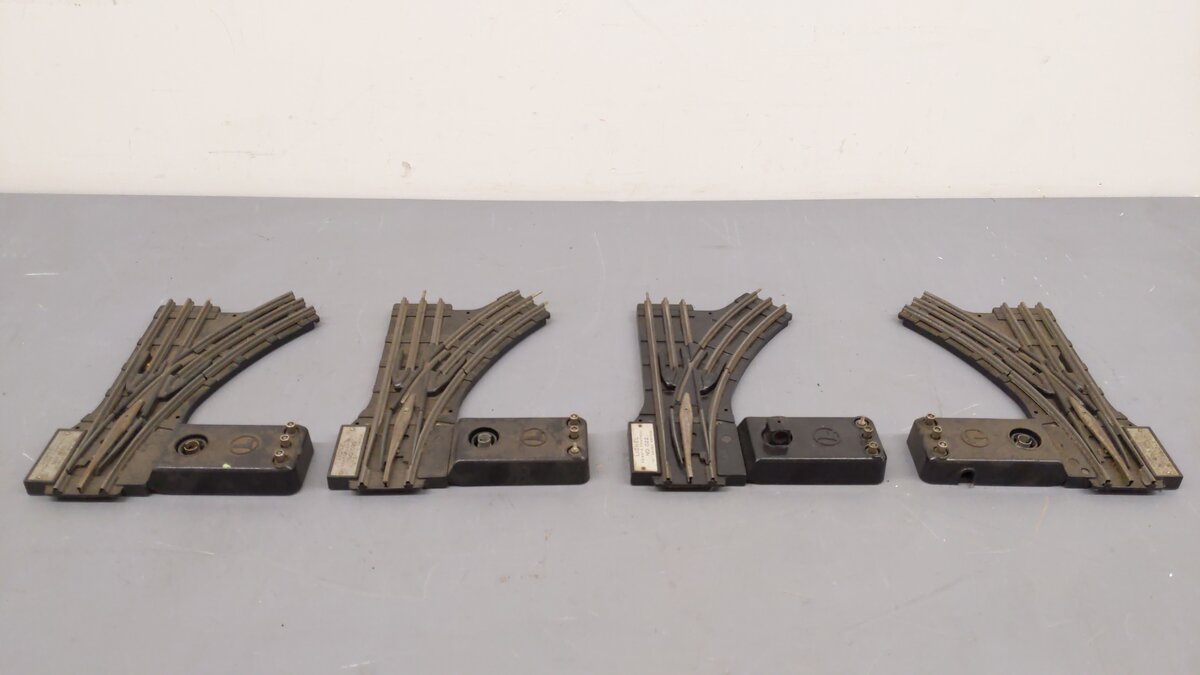 Lionel 022 O Gauge Left-Hand & Right-Hand Electric Remote Switches [4] VG