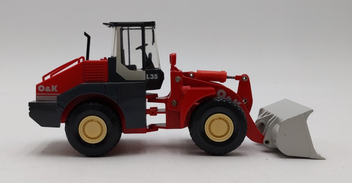 Schuco 07061 1:50 Scale O&K L35 Wheel Loader NIB