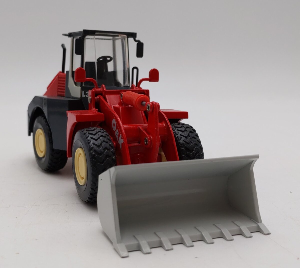 Schuco 07061 1:50 Scale O&K L35 Wheel Loader NIB