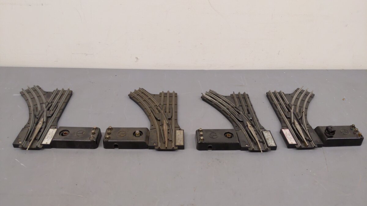 Lionel 022 O Gauge Left-Hand & Right-Hand Electric Remote Switches [4] VG