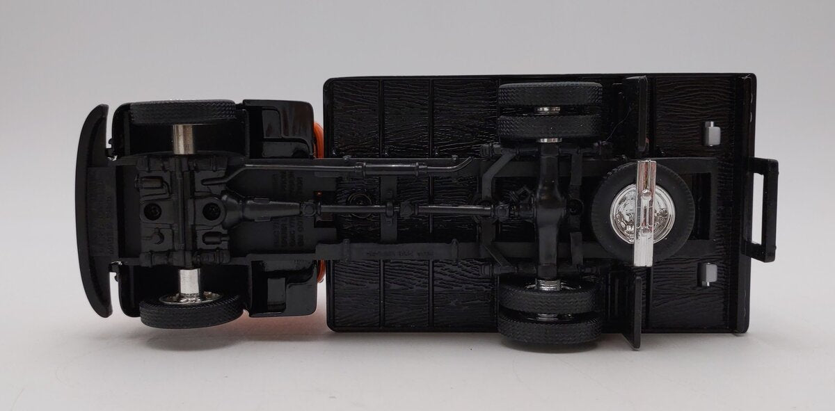 First Gear 1:34 Scale 1952 GMC Dry Goods Van - Henry Repeating Rifles NIB