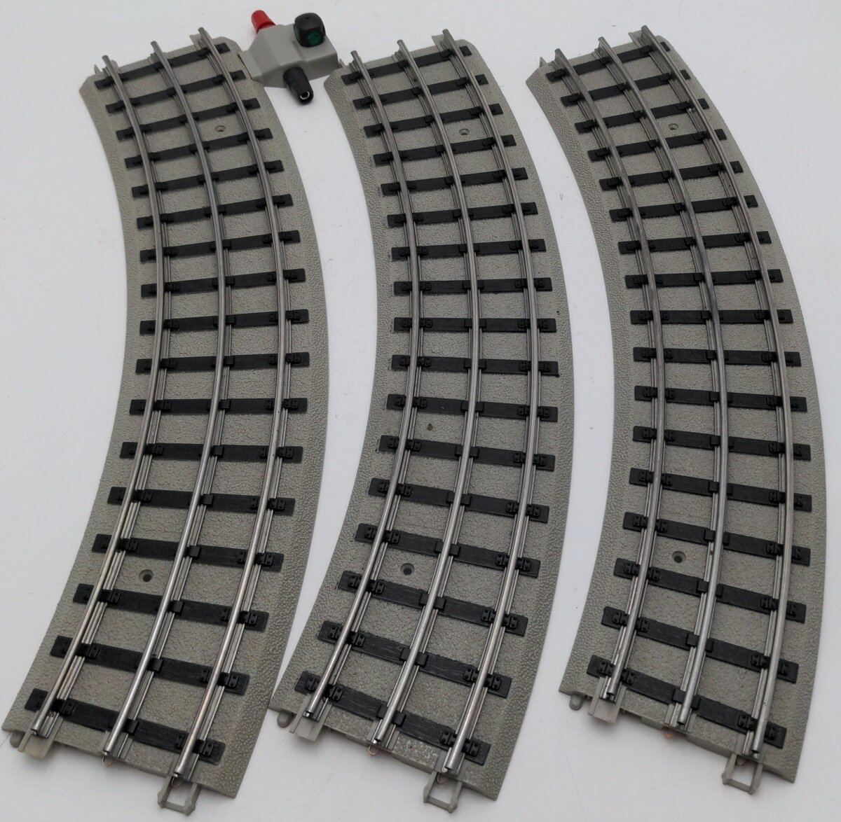 Lionel Assorted Std.Gauge RealTrax Curve Tracks [3] EX