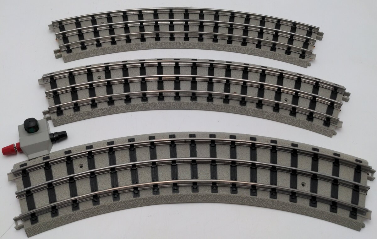Lionel Assorted Std.Gauge RealTrax Curve Tracks [3] EX