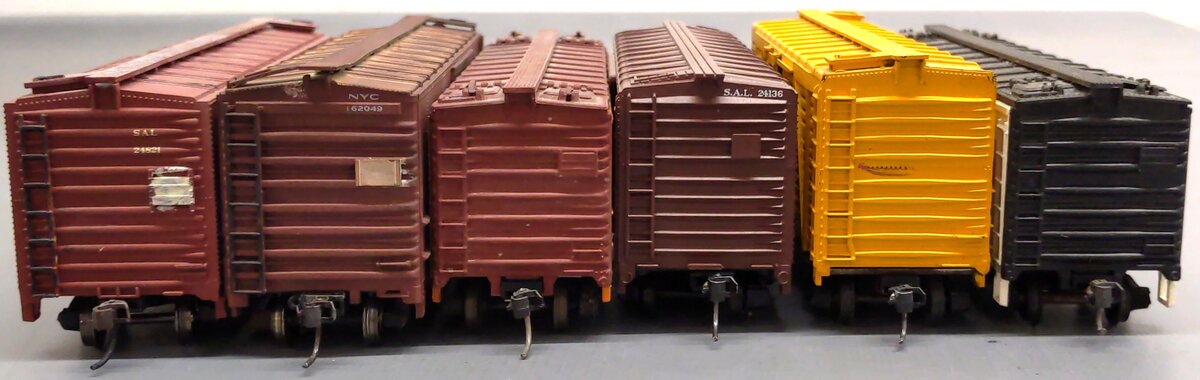 Assorted HO Freight Cars: 24821,24136,162049,45702,47150, 2645 [6]