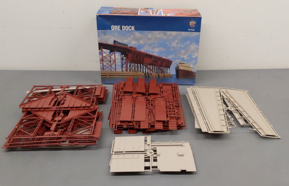 Walthers 933-3065 HO Scale Ore Dock Cornerstone Series Structure Model Build Kit EX/Box