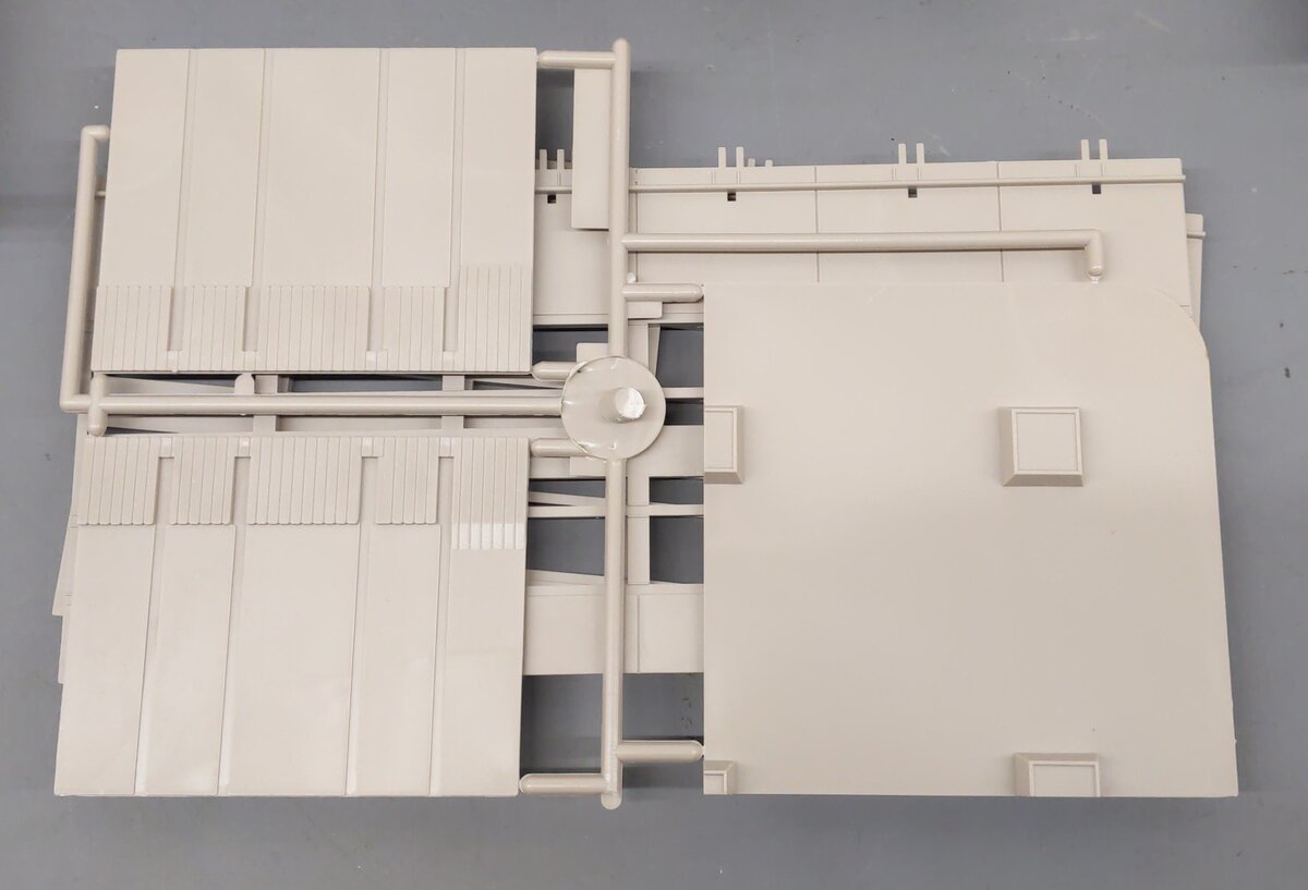 Walthers 933-3065 HO Scale Ore Dock Cornerstone Series Structure Model Build Kit EX/Box