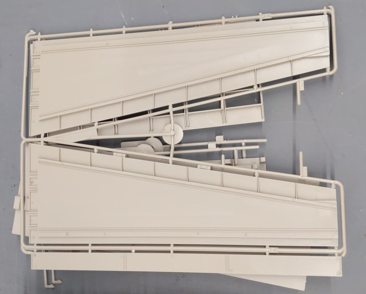 Walthers 933-3065 HO Scale Ore Dock Cornerstone Series Structure Model Build Kit EX/Box