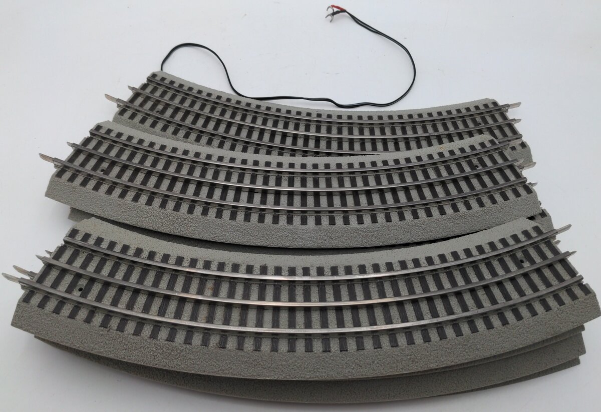 Lionel O Gauge Assorted O-36 Full Curve Fastrack tracks [8] EX