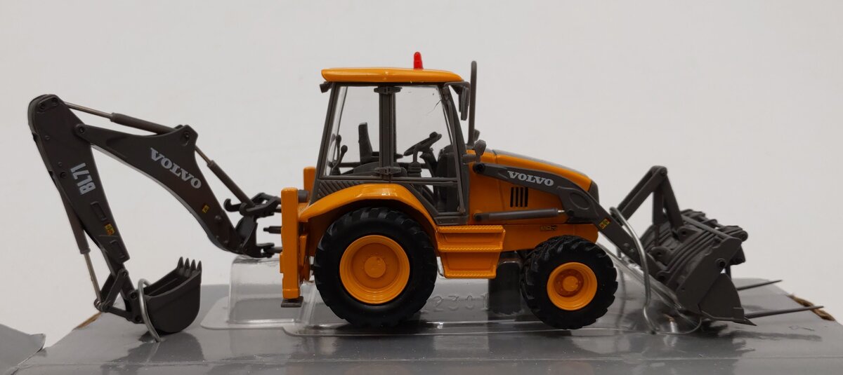 Motorart 1:50 Scale Volvo  BL71 Backhoe Loader LN/Box