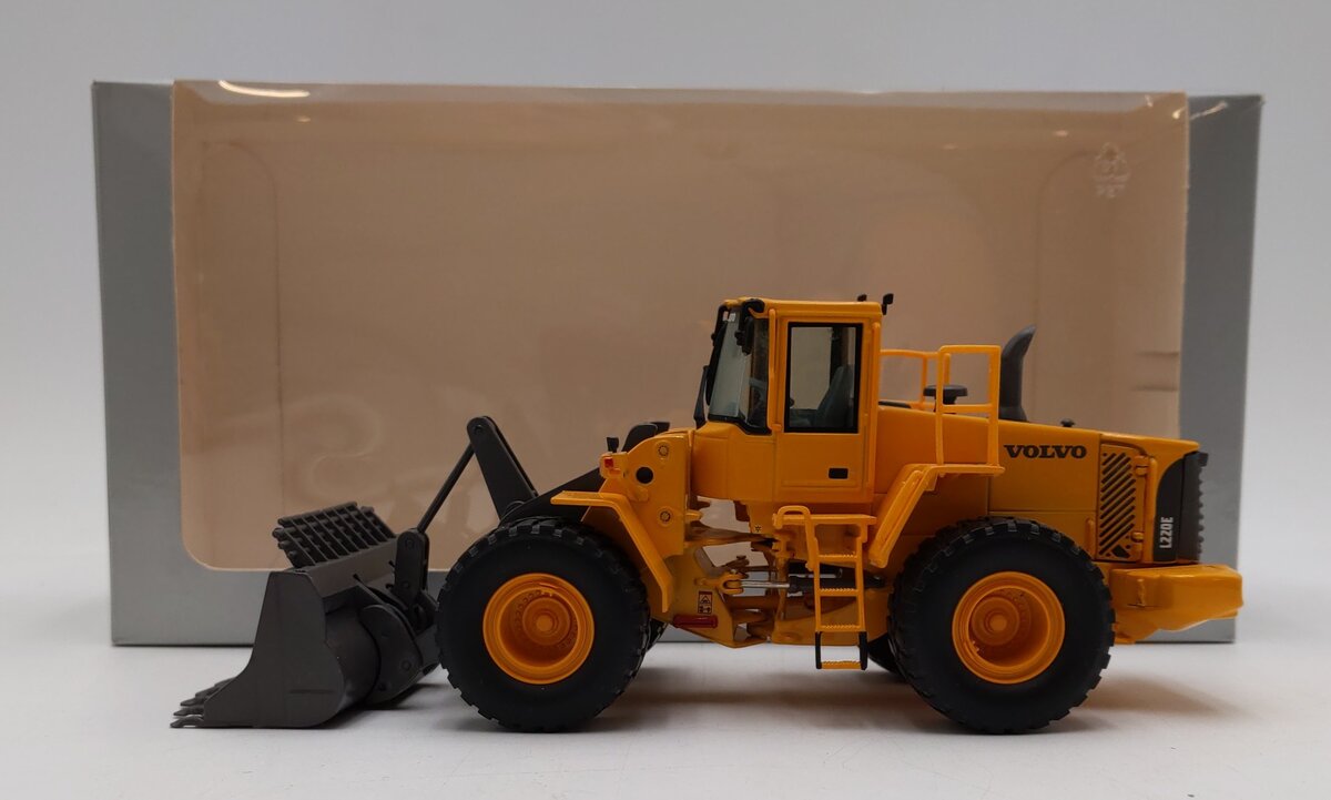 Motorart 1:50 Scale Volvo L220E Wheel Loader LN/Box