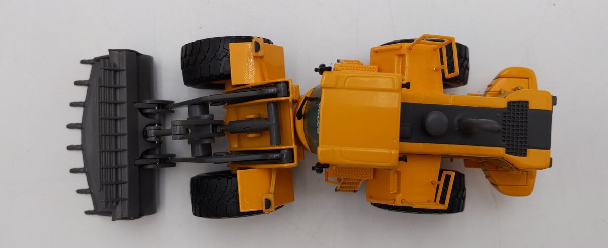 Motorart 1:50 Scale Volvo L220E Wheel Loader LN/Box