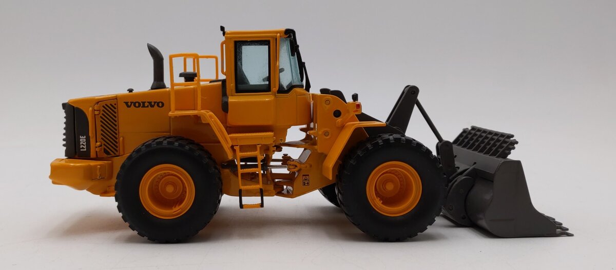 Motorart 1:50 Scale Volvo L220E Wheel Loader LN/Box