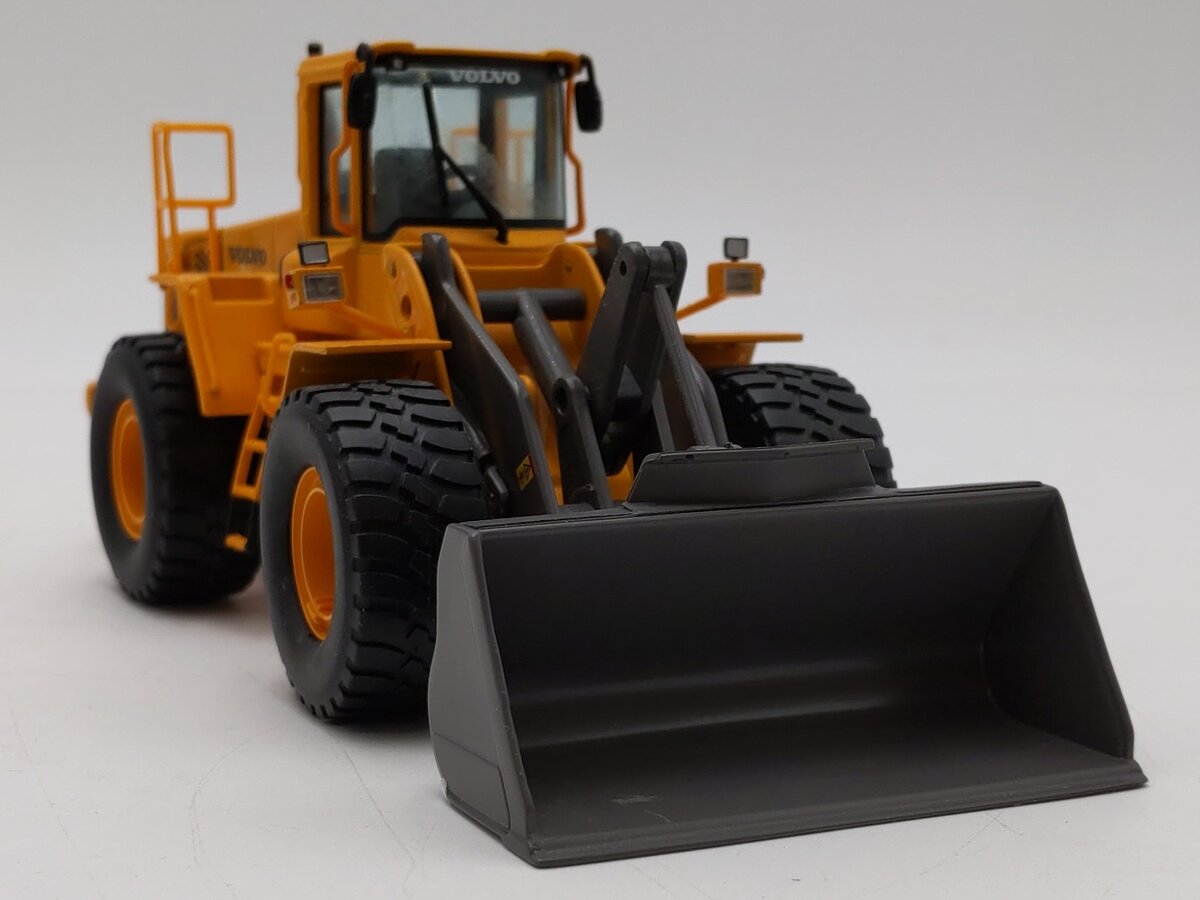 Motorart 1:50 Scale Volvo L150E Wheel Loader LN/Box