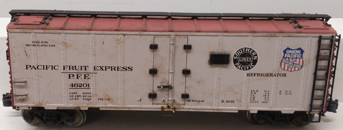Aristo-Craft 46201 G Scale UP/SP Pacific Fruit Express Reefer W/Metal Wheels