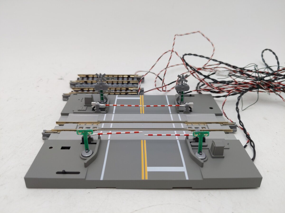 Kato 20-652-1 N Unitrack North American Style Automatic Crossing Gate EX