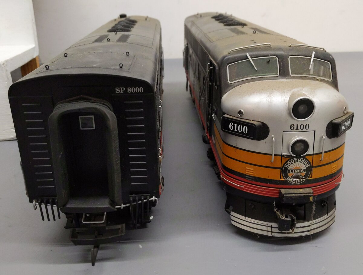 USA Trains 22261 G Southern Pacific F-3 AB Diesel Locomotive Set EX
