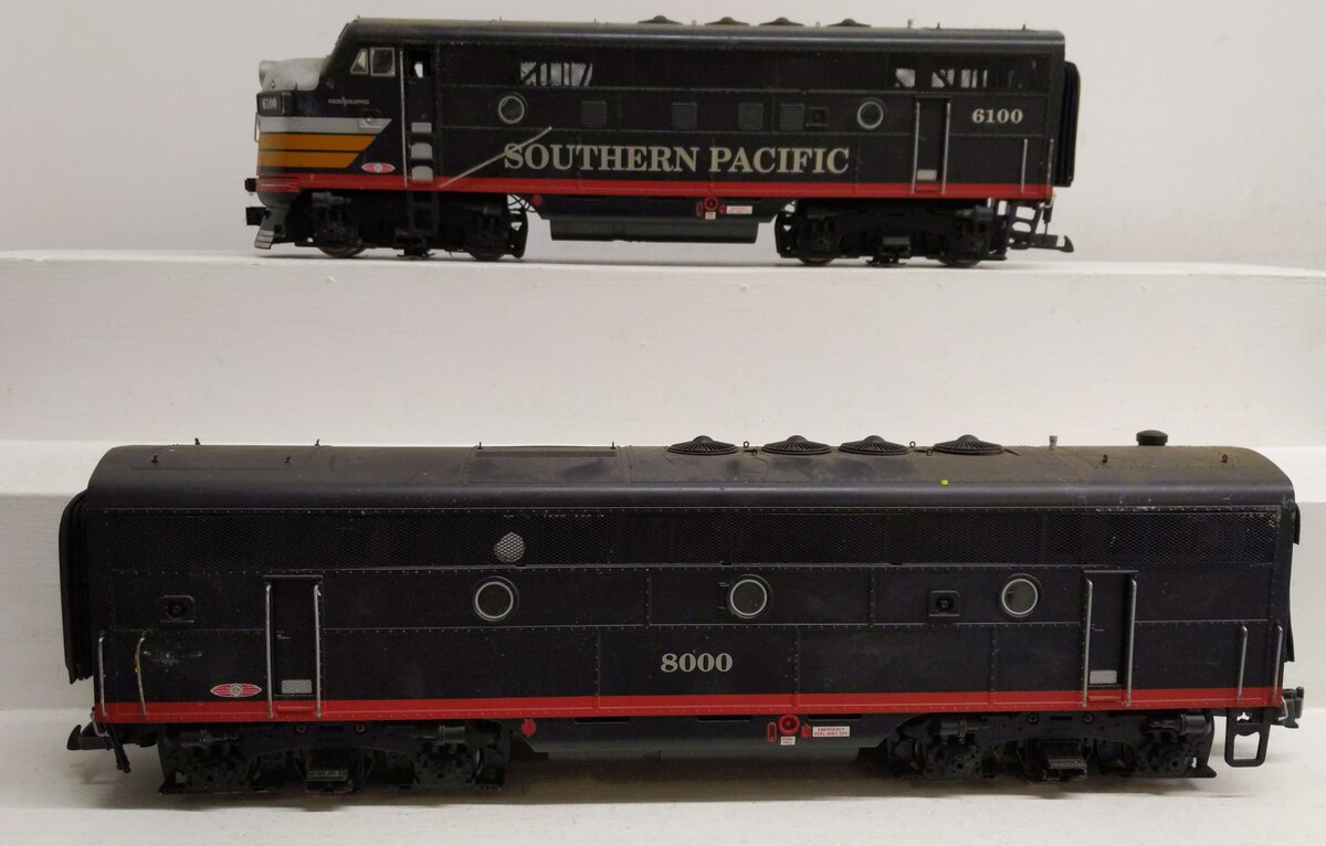 USA Trains 22261 G Southern Pacific F-3 AB Diesel Locomotive Set EX